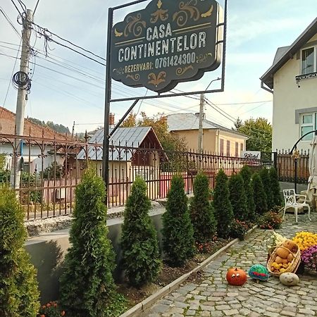 Hotel Casa Continentelor Cimpulung Exteriér fotografie
